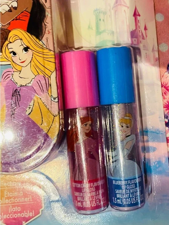 Disney Princess 2 Pack Lipgloss with Collectors Tin - Picture 3 of 4